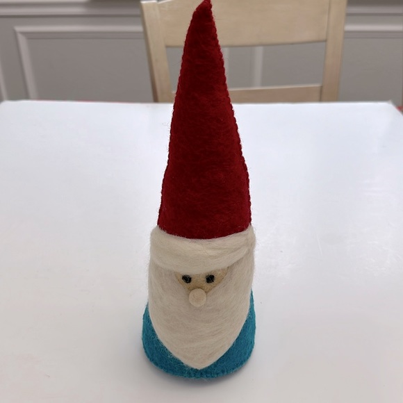 Santa gnome - Picture 1 of 2